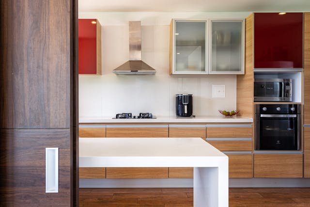 Simple Tips to Keep Your Glass Splashbacks Crystal Clear