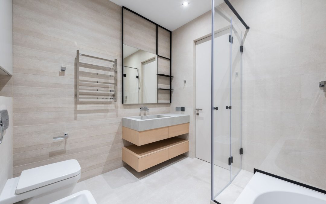 Frameless Shower Screens: Pros, Cons & Do They Leak?